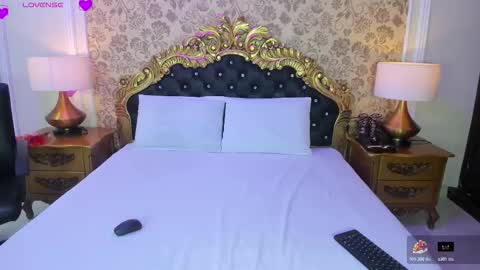 Snapshot of nahiaragray chatting on 10-22-25, 08:52 Nahiara Gray online show from 10-22-25, 08:52