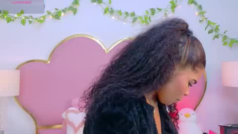 NahiaraReina  online show from 12-02-25, 02:01