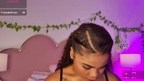 NahiaraReina  online show from 07-03-26, 02:01