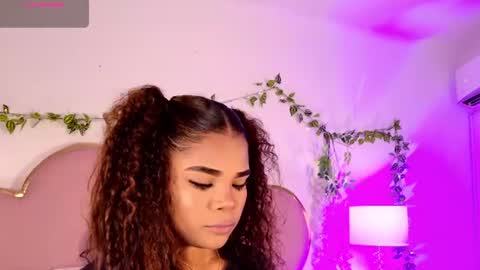 NahiaraReina  online show from 07-29-26, 12:47