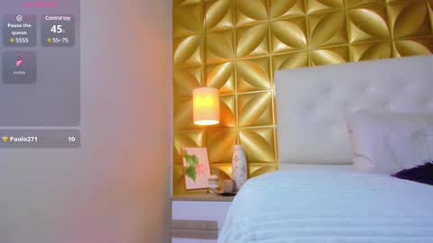 NahiaVictoria  online show from 03-06-25, 07:03