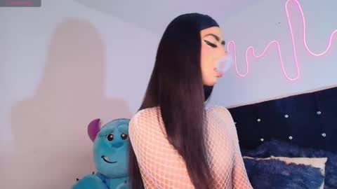 Snapshot of nahiavictoria chatting on 05-19-26, 04:13 NahiaVictoria online show from 05-19-26, 04:13