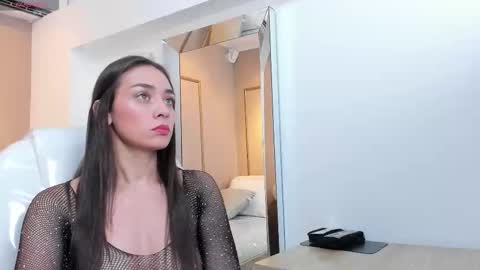 Snapshot of nahimithompson chatting on 10-23-25, 09:13 Nahimi online show from 10-23-25, 09:13