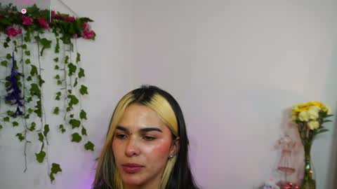 Snapshot of naho_4269 chatting on 04-30-26, 01:34 Naho Sigueme en mis Redes Sociales Follow me on my social networks online show from 04-30-26, 01:34