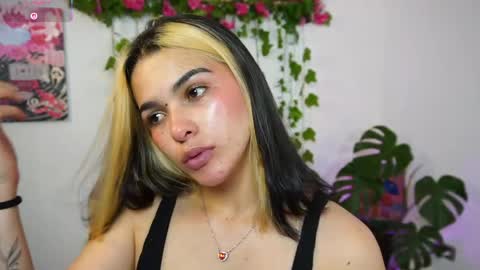 Snapshot of naho_4269 chatting on 05-04-26, 01:01 Naho Sigueme en mis Redes Sociales Follow me on my social networks online show from 05-04-26, 01:01
