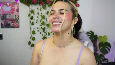 Snapshot of naho_4269 chatting on 05-12-26, 12:19 Naho Sigueme en mis Redes Sociales Follow me on my social networks online show from 05-12-26, 12:19