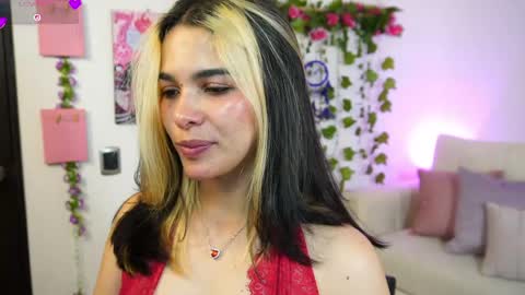 Snapshot of naho_4269 chatting on 05-19-26, 01:33 Naho Sigueme en mis Redes Sociales Follow me on my social networks online show from 05-19-26, 01:33