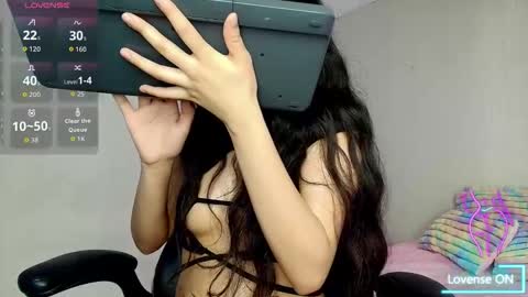 valeria online show from 11-17-25, 09:31