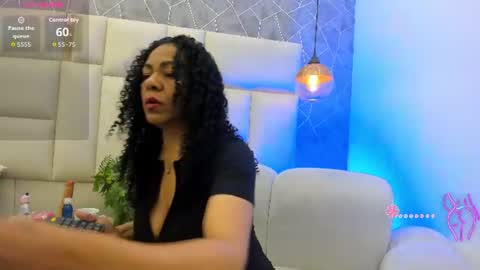 Snapshot of nahomi_dominique chatting on 07-04-26, 12:33 Nahomi Dominique online show from 07-04-26, 12:33