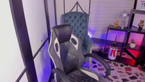 Nahomi online show from 10-23-25, 05:07