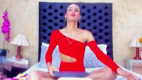 Nahomi  online show from 01-14-26, 06:46