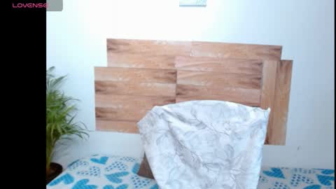 nahomy_gree online show from 04-21-26, 06:55