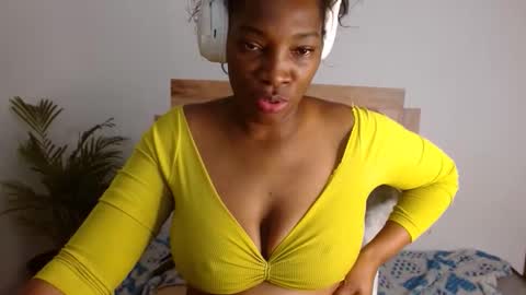 Snapshot of nahomy_gree chatting on 05-10-26, 06:40 nahomy_gree online show from 05-10-26, 06:40