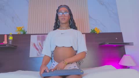 Snapshot of nahomy_james25 chatting on 10-05-25, 10:40 nahomy_james25 online show from 10-05-25, 10:40