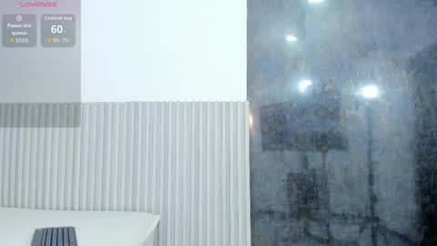 nahomy_park online show from 05-21-26, 11:39