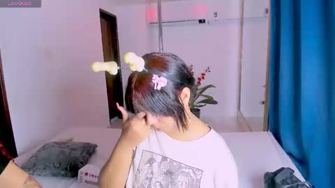 Nahomy online show from 09-15-25, 07:19