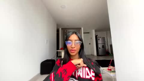 Nahomy  online show from 12-21-25, 08:49