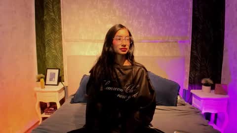 Nahomy  online show from 01-07-26, 11:45