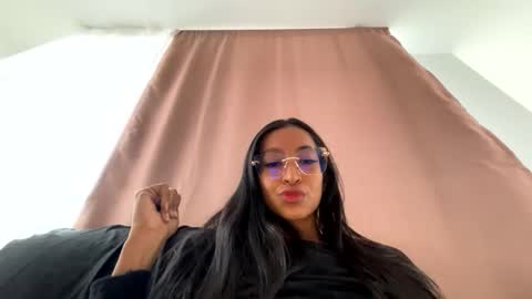 Nahomy  online show from 01-11-26, 09:20