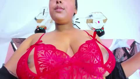 Nahomy online show from 10-24-25, 08:27