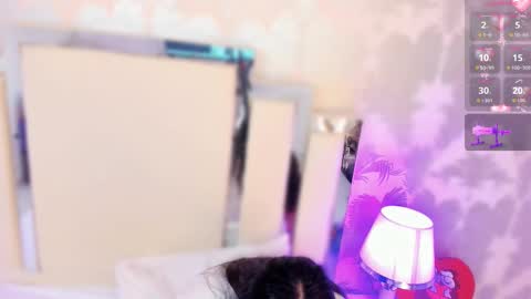 Nahomy Roberts online show from 11-24-25, 12:27