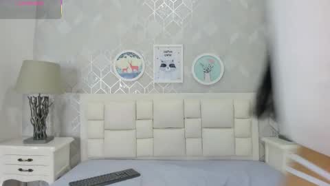 naia_cox online show from 01-16-26, 03:54