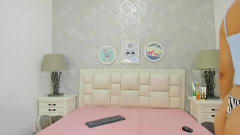 naia_cox online show from 04-08-26, 03:39