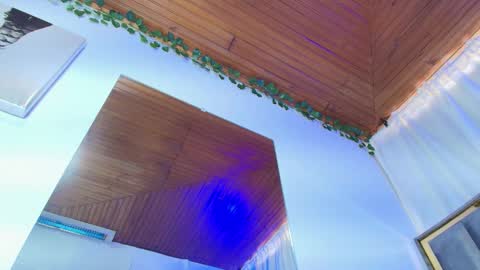 Naia x online show from 12-01-25, 09:09