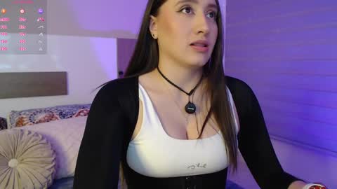 Snapshot of nailahk chatting on 04-28-26, 01:04 NAILAHK online show from 04-28-26, 01:04