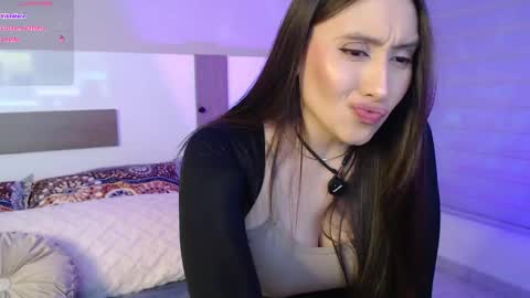 Snapshot of nailahk chatting on 05-05-26, 12:18 NAILAHK online show from 05-05-26, 12:18