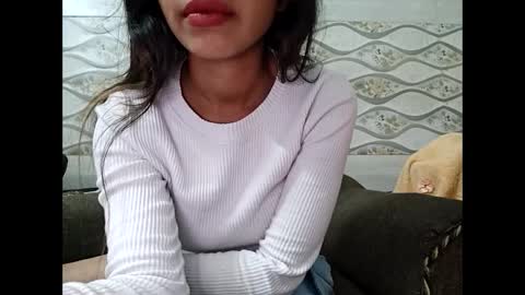 Naina online show from 01-19-25, 01:44