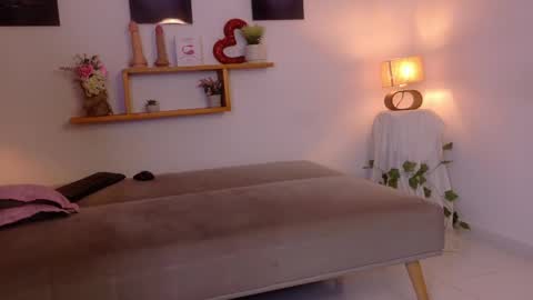 Snapshot of nairagold_ chatting on 05-15-26, 11:23 nairagold_ online show from 05-15-26, 11:23
