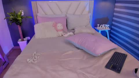 Naisha Ford online show from 04-09-26, 06:19