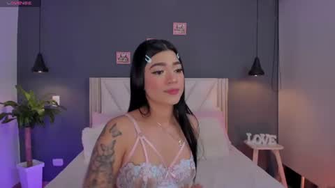 Snapshot of naishaford_1 chatting on 06-19-26, 05:12 Naisha Ford online show from 06-19-26, 05:12