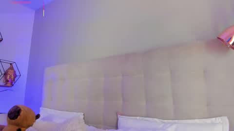 INSTAGRAM  m2221     online show from 02-10-26, 10:41