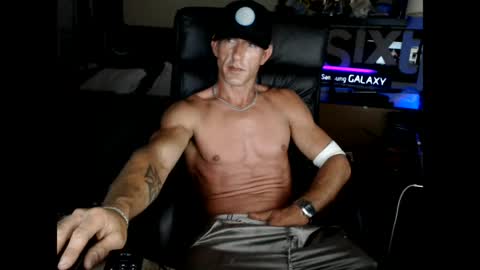Snapshot of nakedoutsdeurwndw chatting on 04-19-26, 01:27 nakedoutsdeurwndw online show from 04-19-26, 01:27