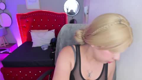 namiko_park online show from 02-11-25, 07:27