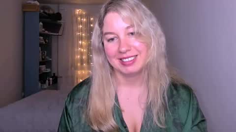 Snapshot of nancysanders chatting on 05-16-26, 08:29 Nancy online show from 05-16-26, 08:29