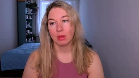 Snapshot of nancysanders chatting on 06-06-26, 06:18 Nancy online show from 06-06-26, 06:18