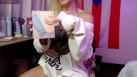 Snapshot of nanikitty69 chatting on 01-21-25, 11:13 Nanki Teresa online show from 01-21-25, 11:13