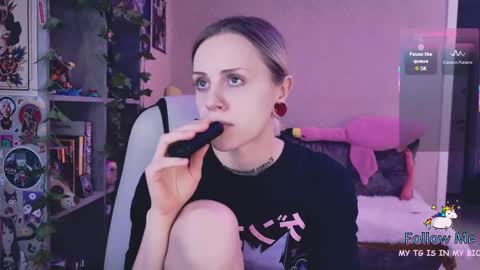 Monday-Friday 12-4 AM and 6-9 AM New York time online show from 03-12-26, 08:15