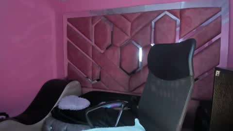 Snapshot of nany_pretty chatting on 02-10-25, 08:10 nany_pretty online show from 02-10-25, 08:10