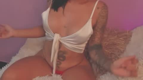 Snapshot of nany_tnt chatting on 01-12-25, 08:04 NANY online show from 01-12-25, 08:04