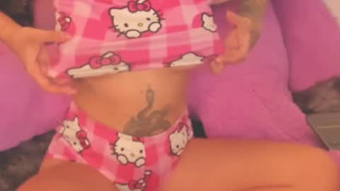 Snapshot of nany_tnt chatting on 01-24-25, 04:27 NANY online show from 01-24-25, 04:27