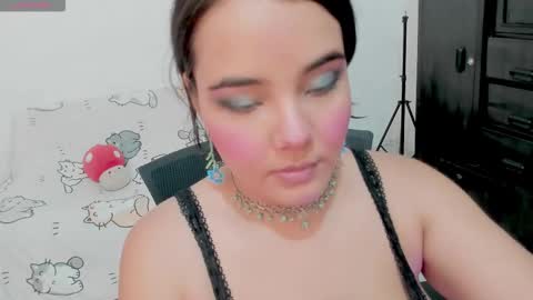  Naoko  online show from 11-26-25, 10:22