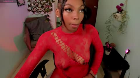 Snapshot of naomi_cambbel chatting on 07-21-26, 02:30 SAMY online show from 07-21-26, 02:30