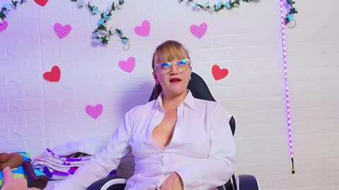 Naomi online show from 09-10-25, 12:38