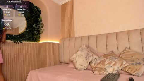 Naomi online show from 05-20-26, 12:33
