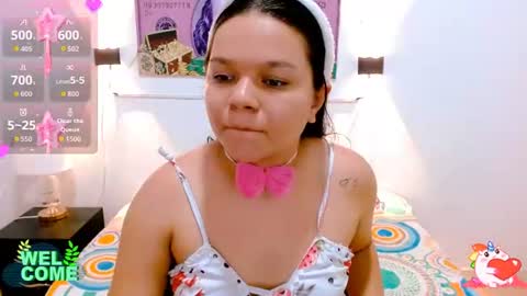 Snapshot of naomi_hot18_ chatting on 07-22-26, 02:03 NAOMI online show from 07-22-26, 02:03