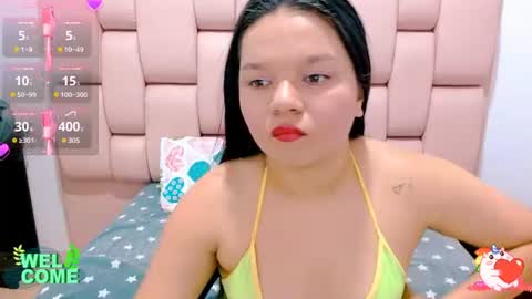 Snapshot of naomi_hot18_ chatting on 07-23-26, 02:20 NAOMI online show from 07-23-26, 02:20